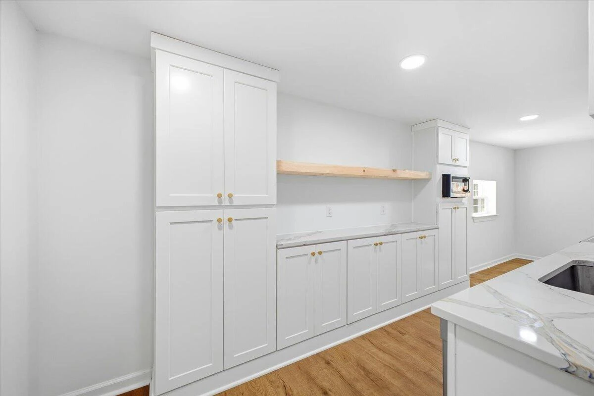 7202 Merriman RD - Photo 14