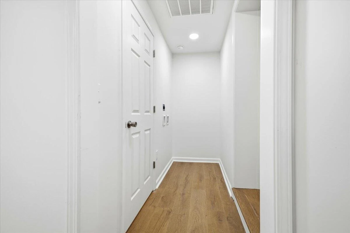 7202 Merriman RD - Photo 27