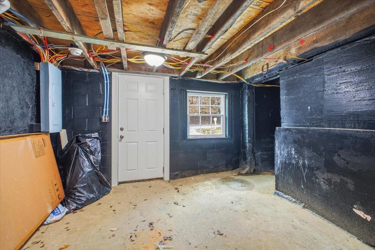 7202 Merriman RD - Photo 36