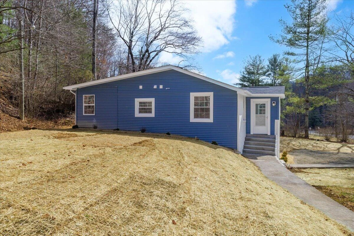 7202 Merriman RD - Photo 4