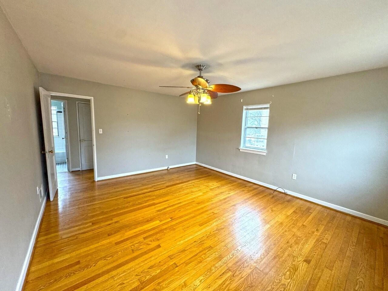 1811 Windsor AVE SW - Photo 14