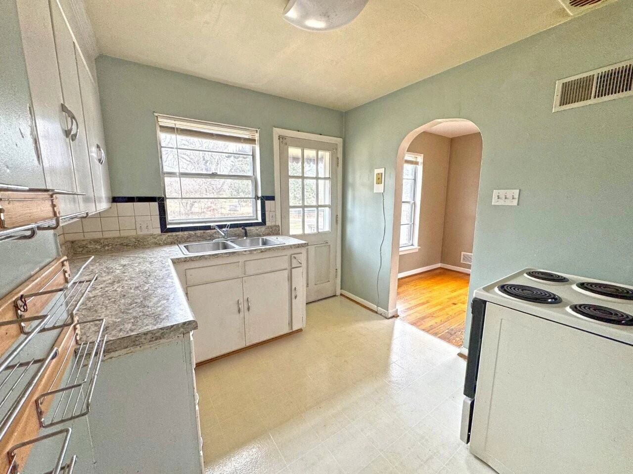 1811 Windsor AVE SW - Photo 28