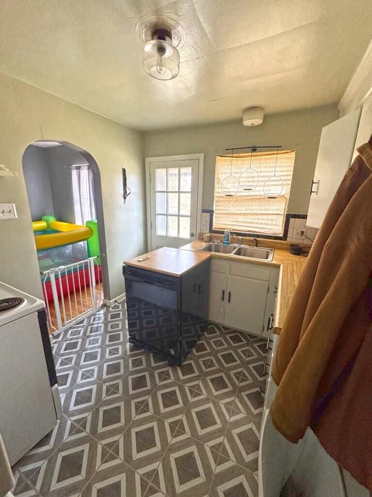 1811 Windsor AVE SW - Photo 30