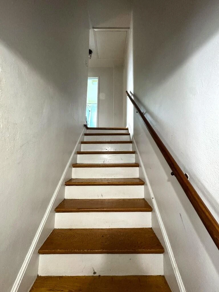 1811 Windsor AVE SW - Photo 32