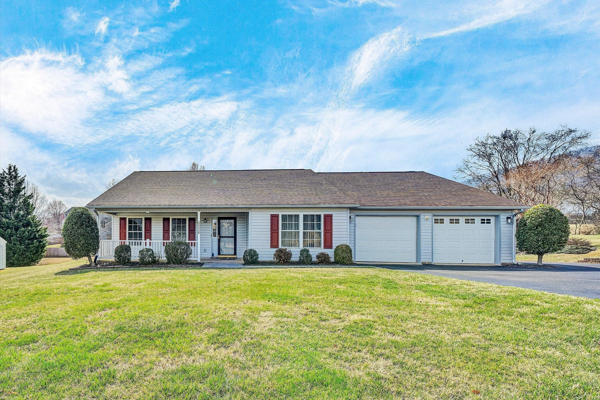 6008 Farmhouse LN
