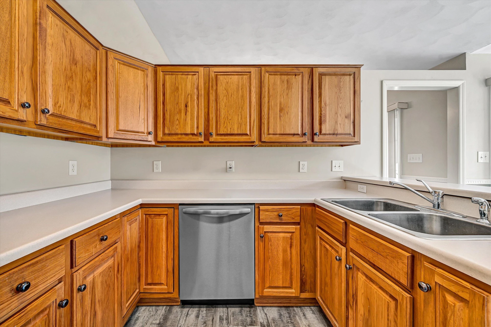 6008 Farmhouse LN - Photo 16