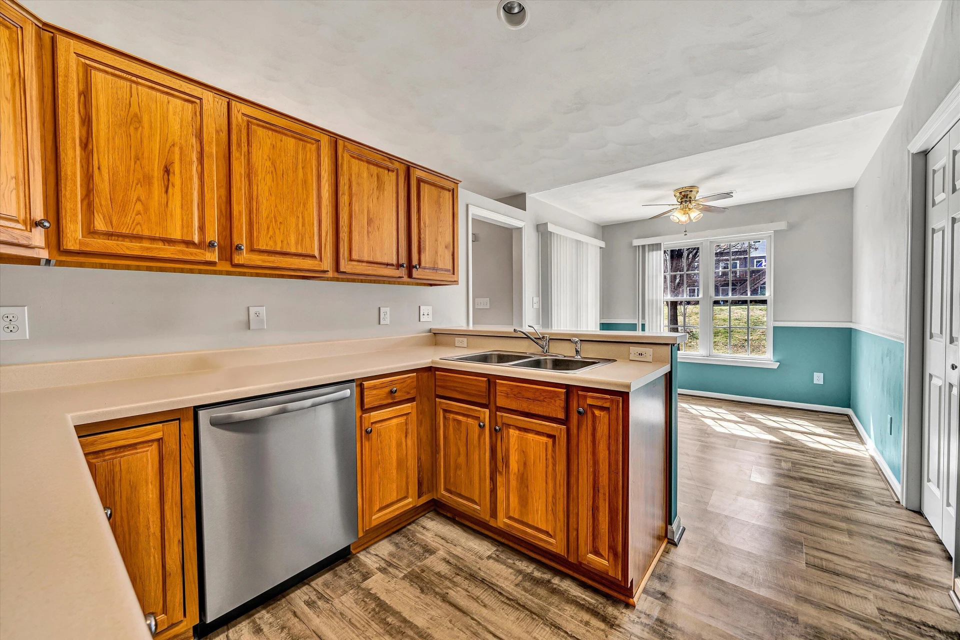 6008 Farmhouse LN - Photo 17