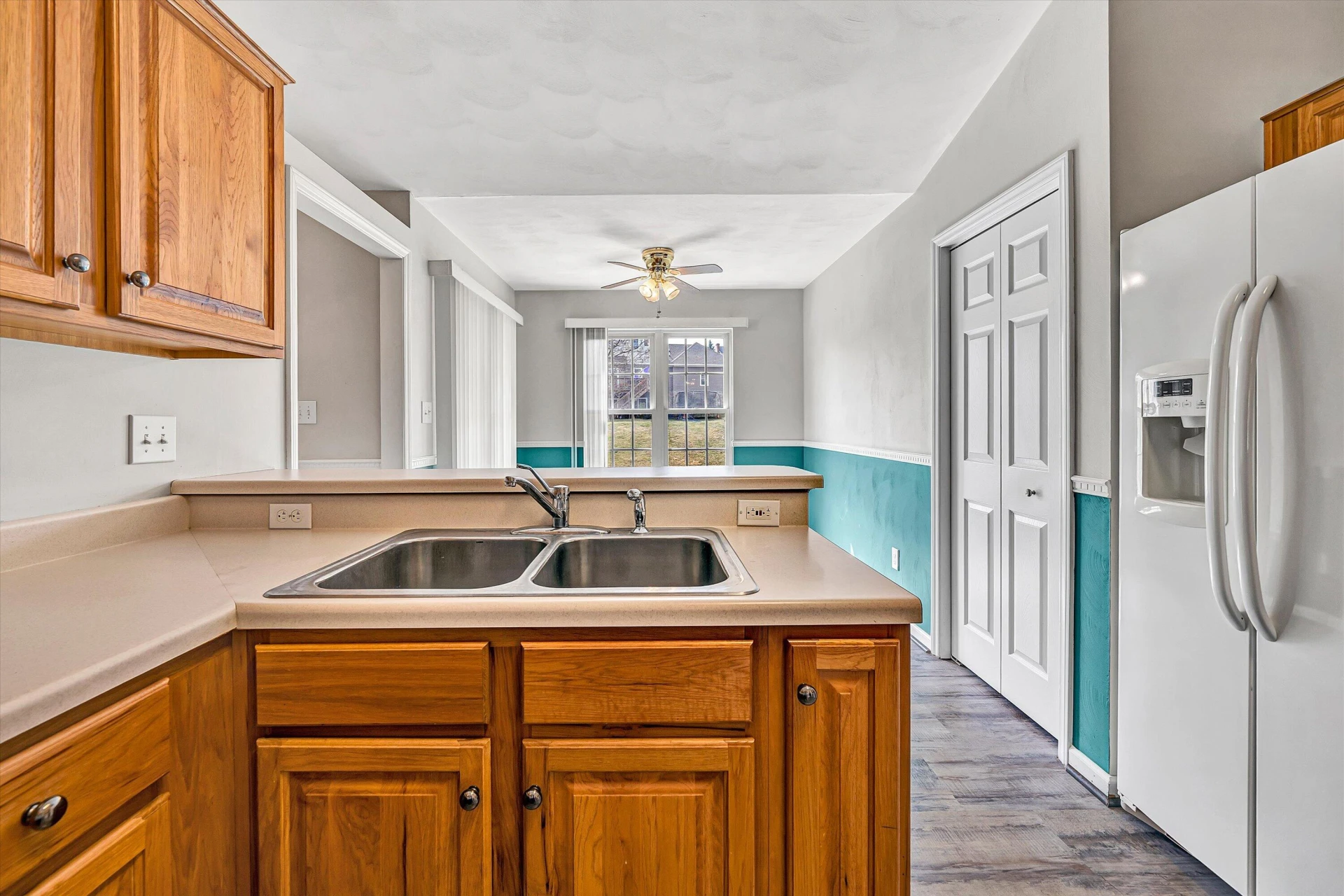 6008 Farmhouse LN - Photo 18