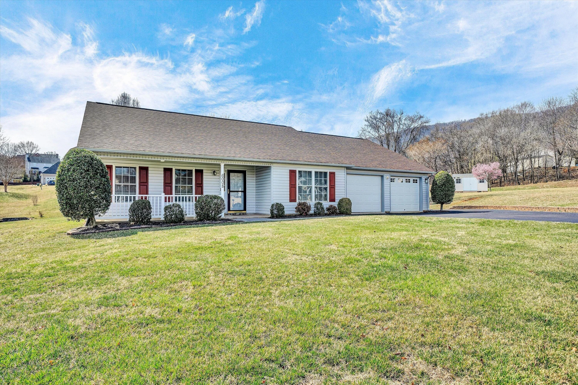 6008 Farmhouse LN - Photo 2