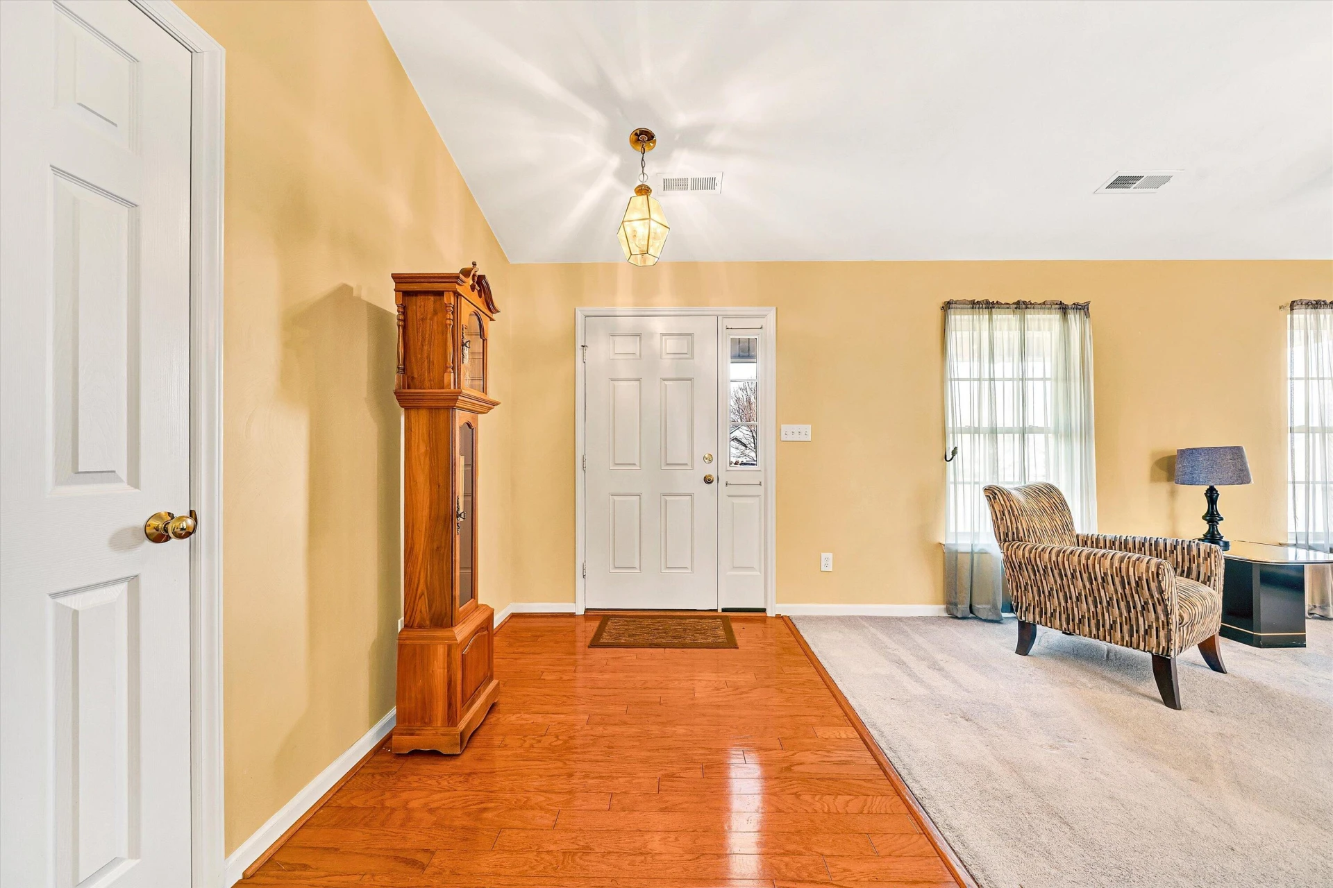 6008 Farmhouse LN - Photo 3