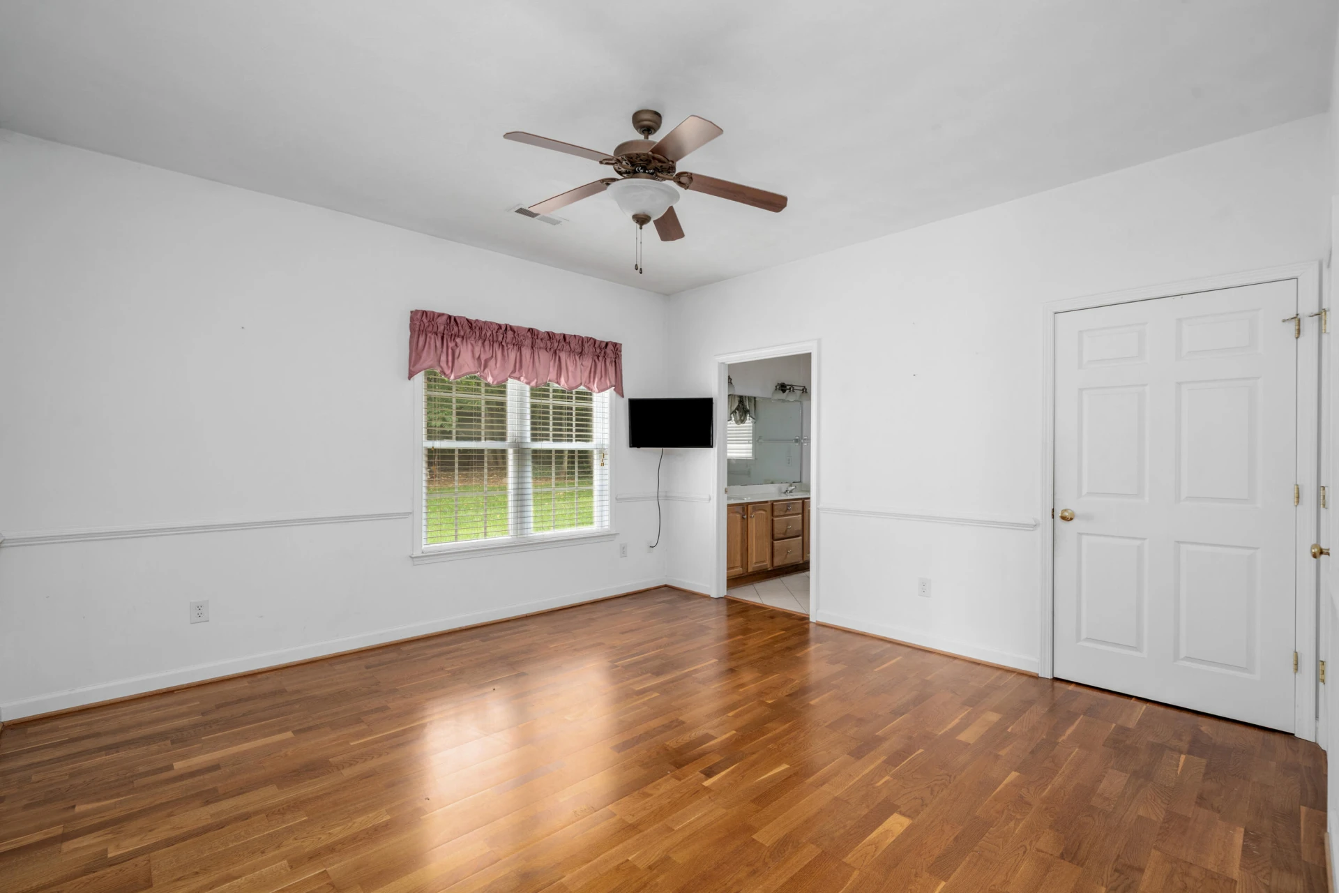 117 Berkley CT - Photo 5