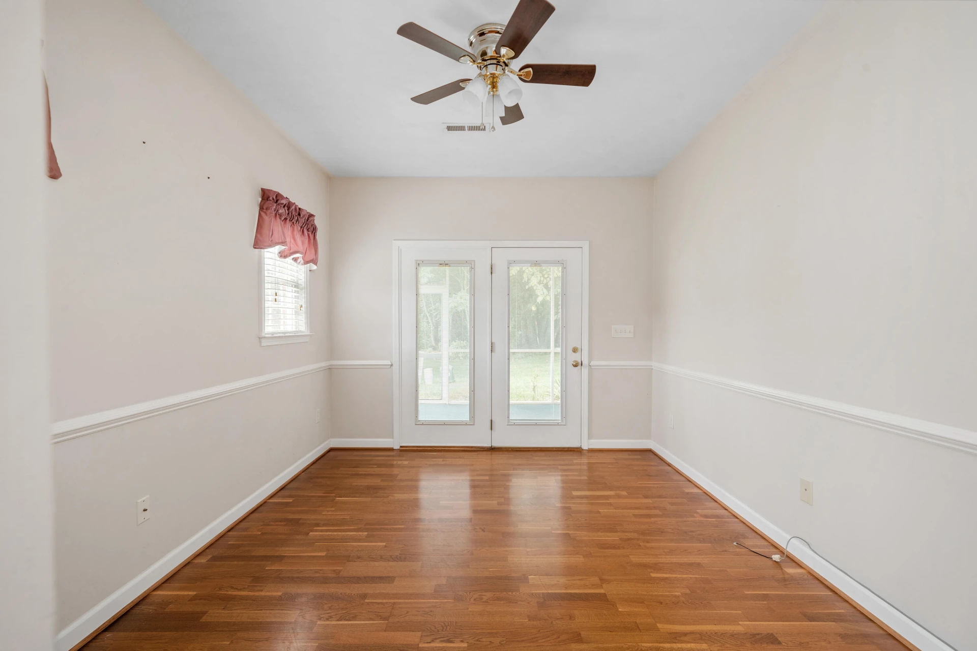 117 Berkley CT - Photo 9
