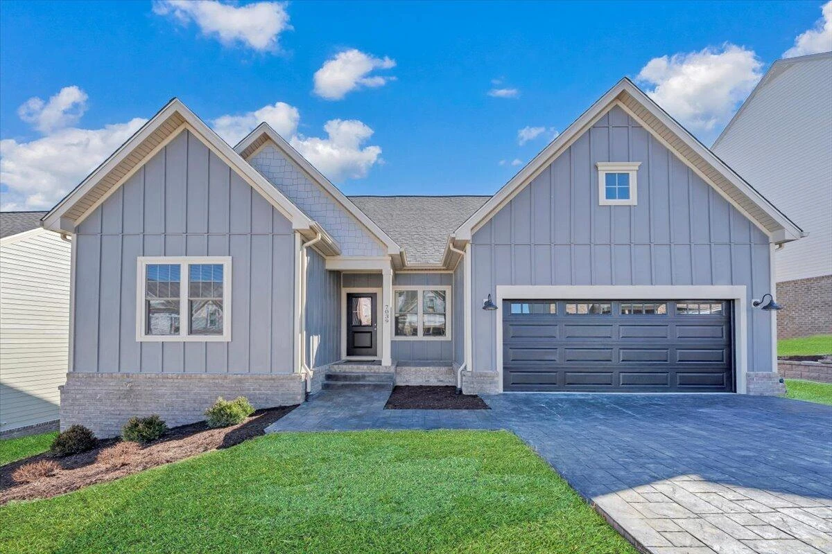 7039 Parkway View TRL