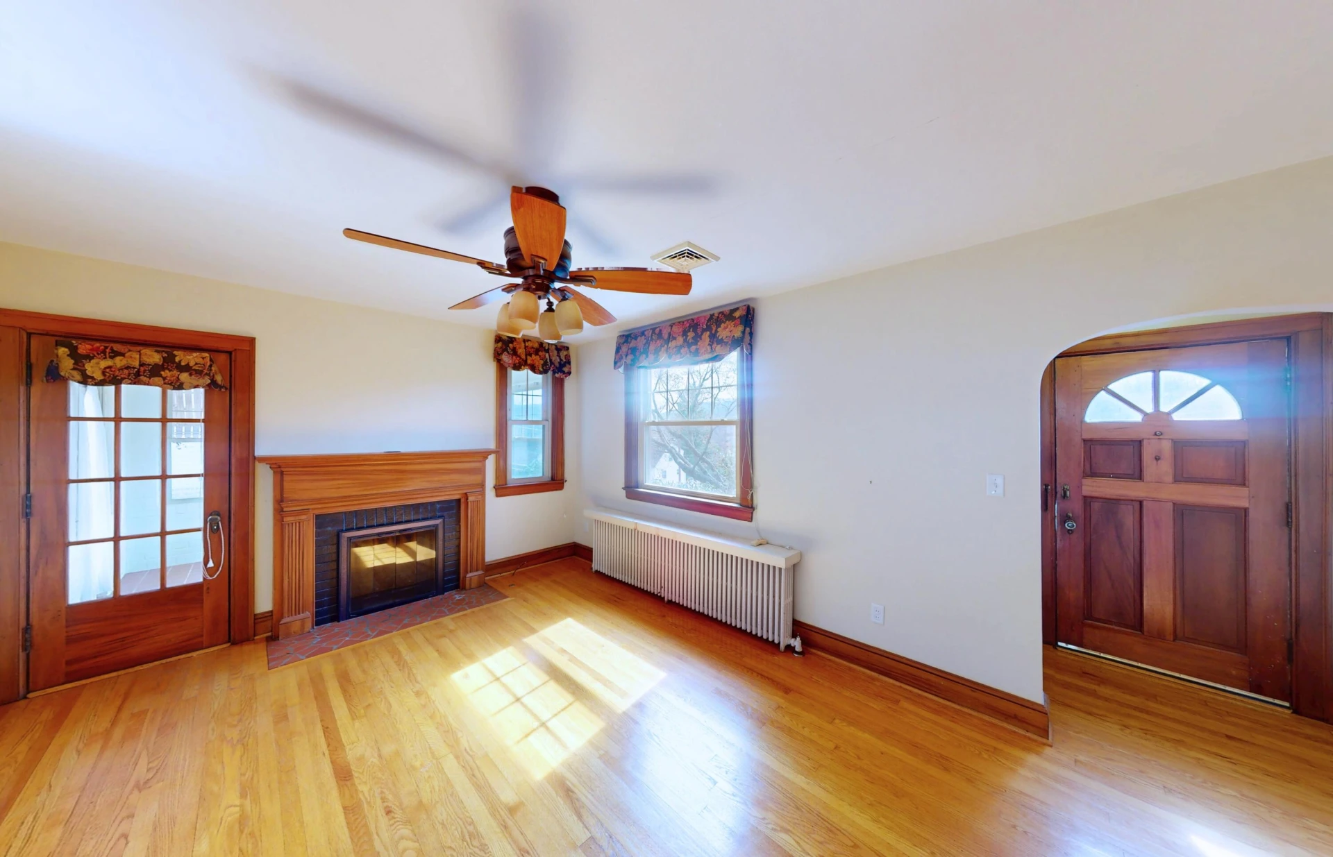 815 Windsor AVE SW - Photo 10