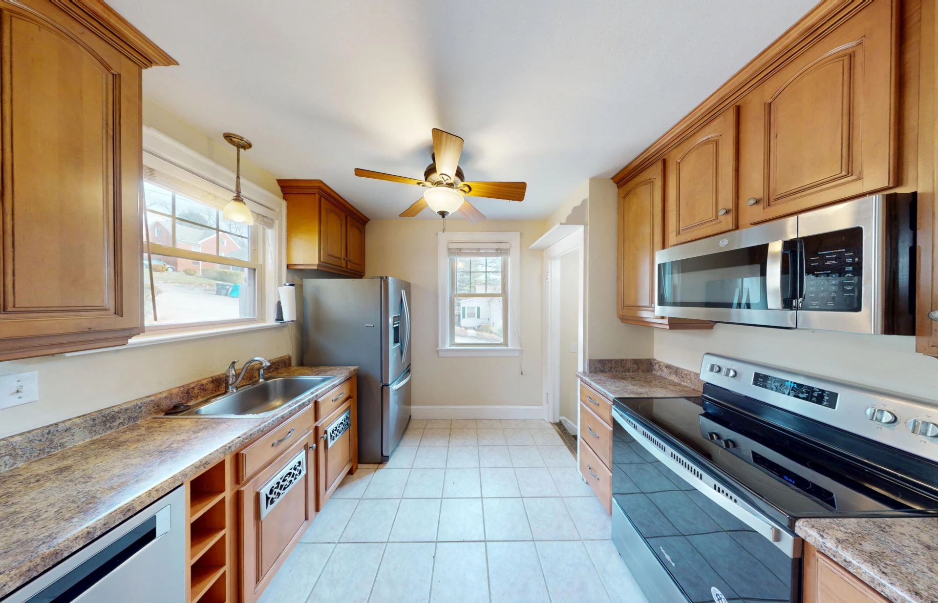 815 Windsor AVE SW - Photo 14