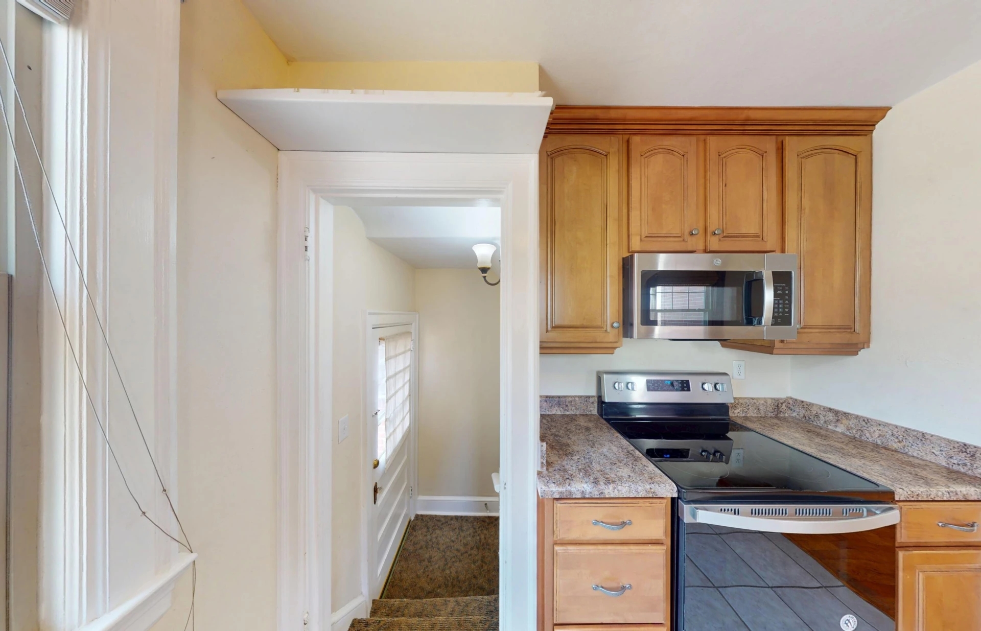 815 Windsor AVE SW - Photo 16