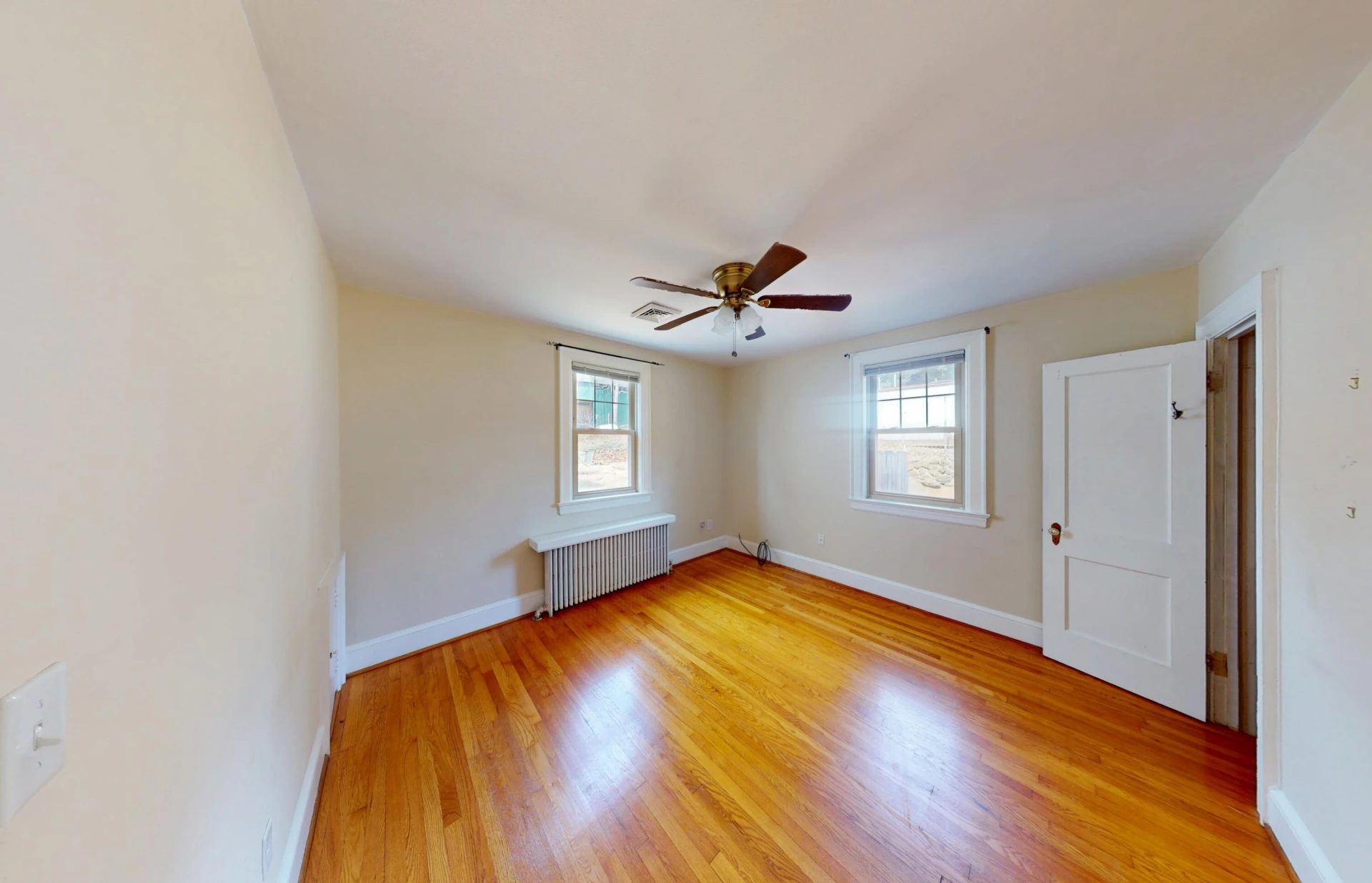 815 Windsor AVE SW - Photo 17