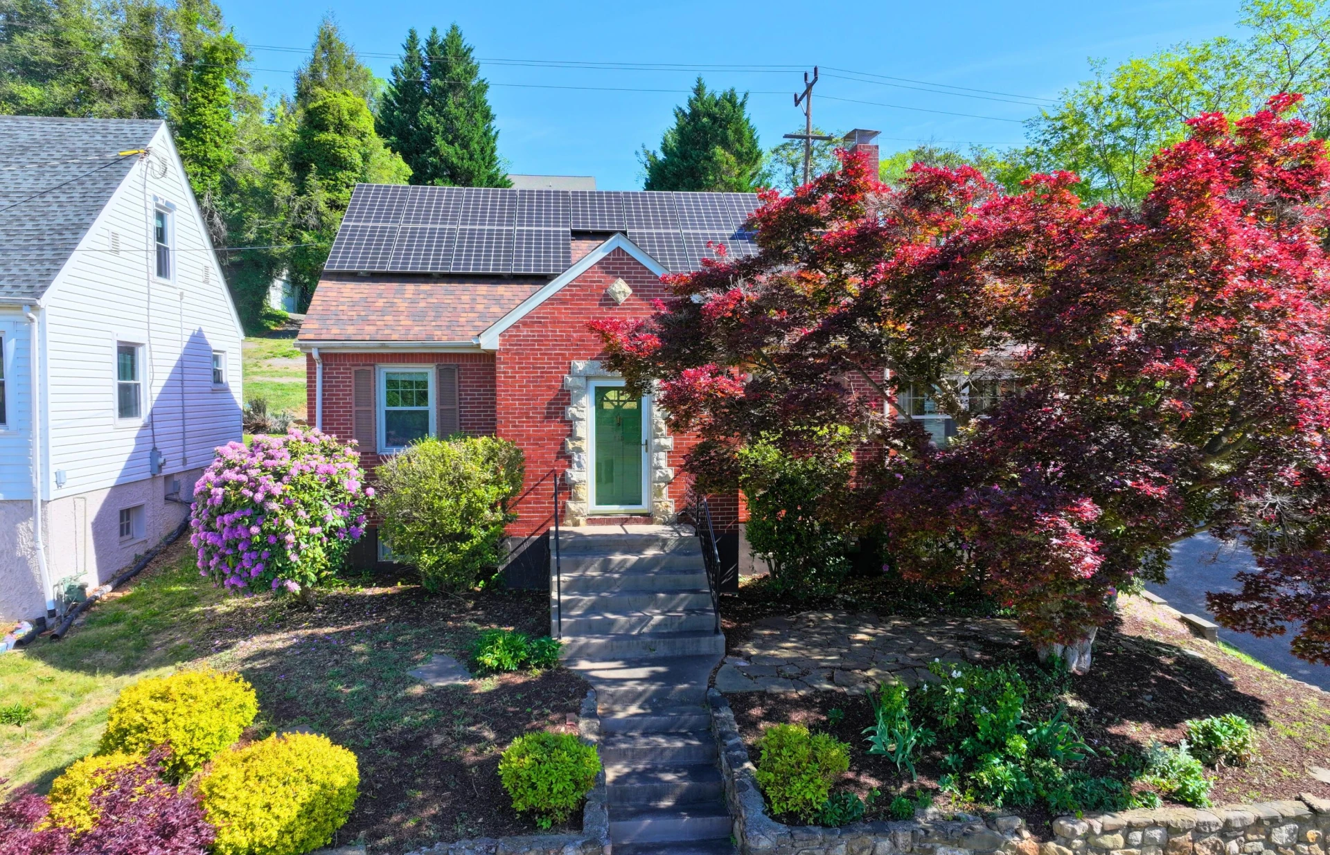 815 Windsor AVE SW - Photo 2