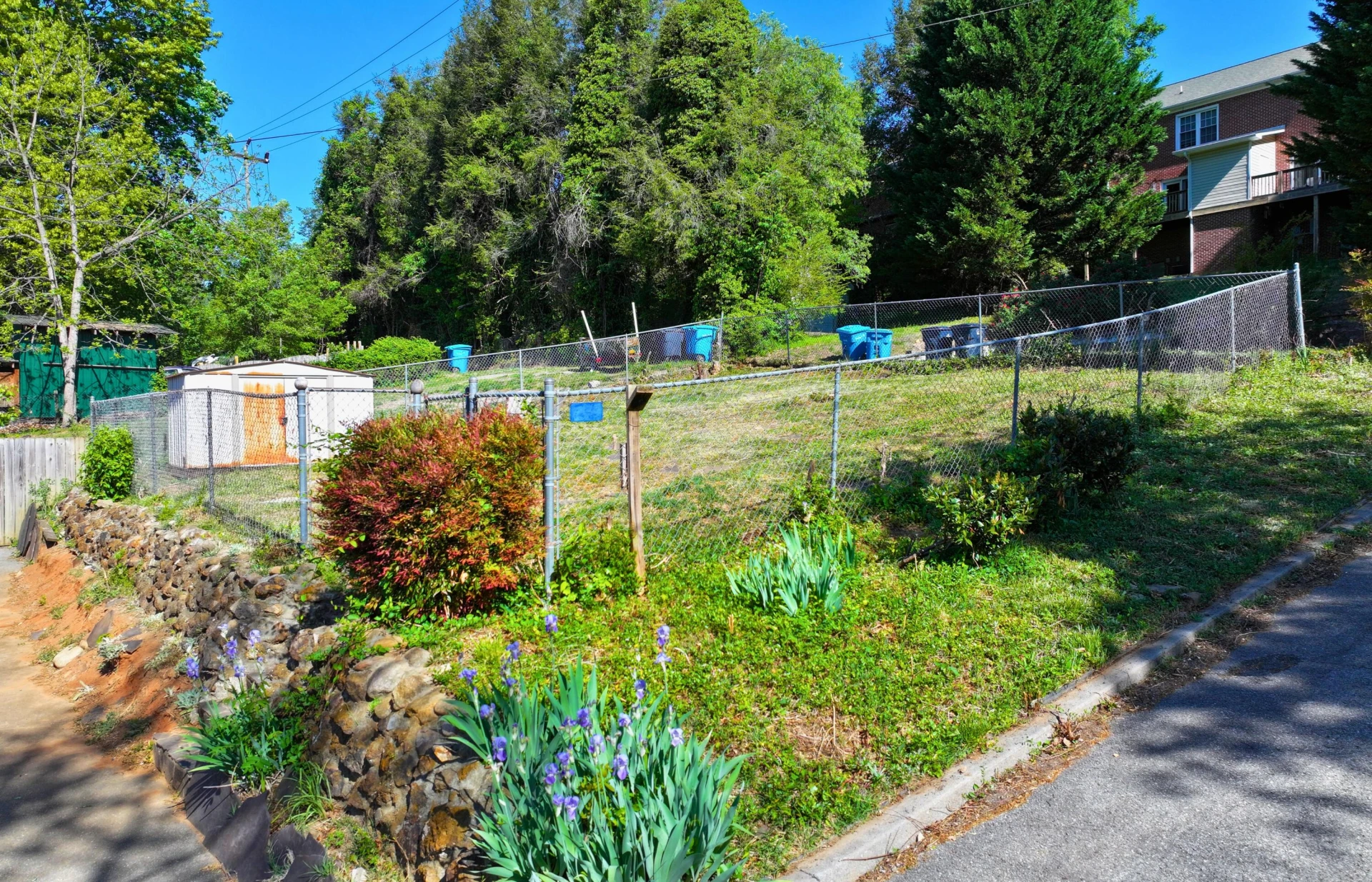 815 Windsor AVE SW - Photo 6