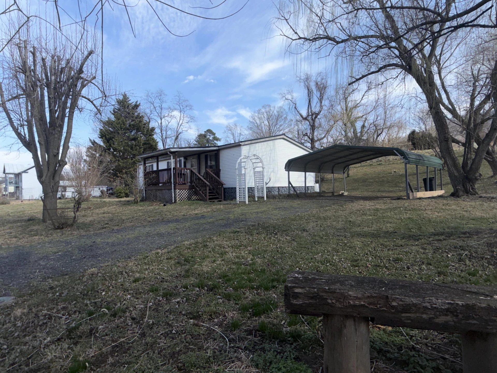 262 Lowe ST - Photo 3