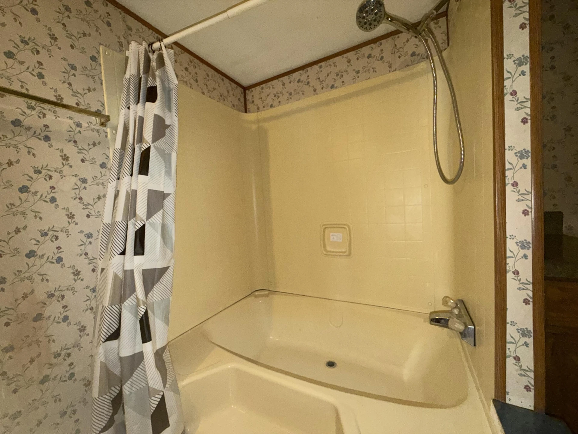 262 Lowe ST - Photo 32