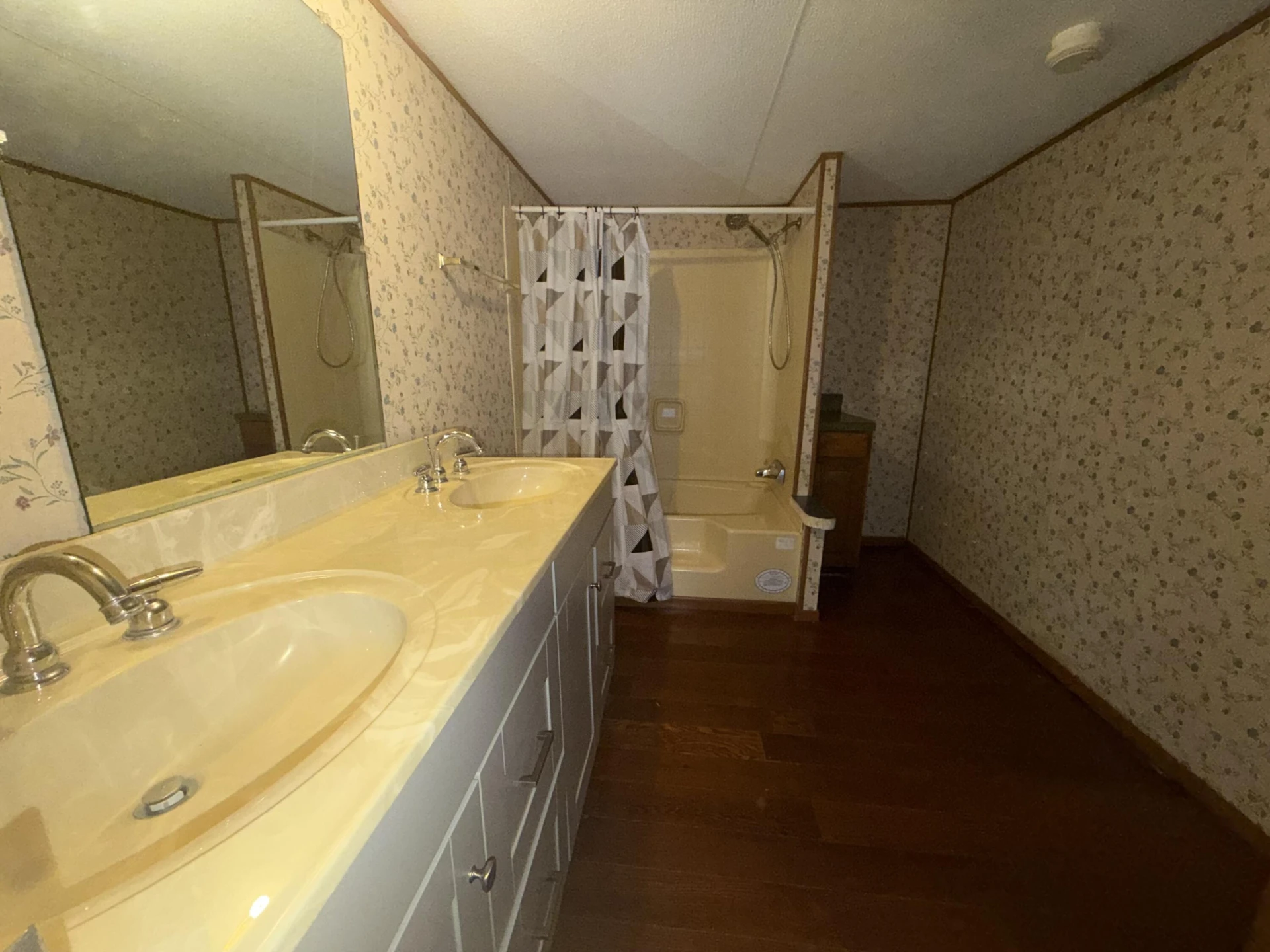 262 Lowe ST - Photo 33