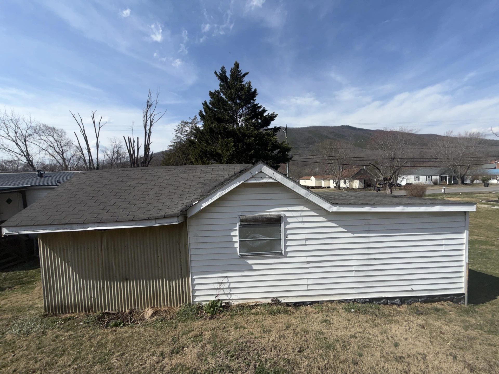 262 Lowe ST - Photo 6