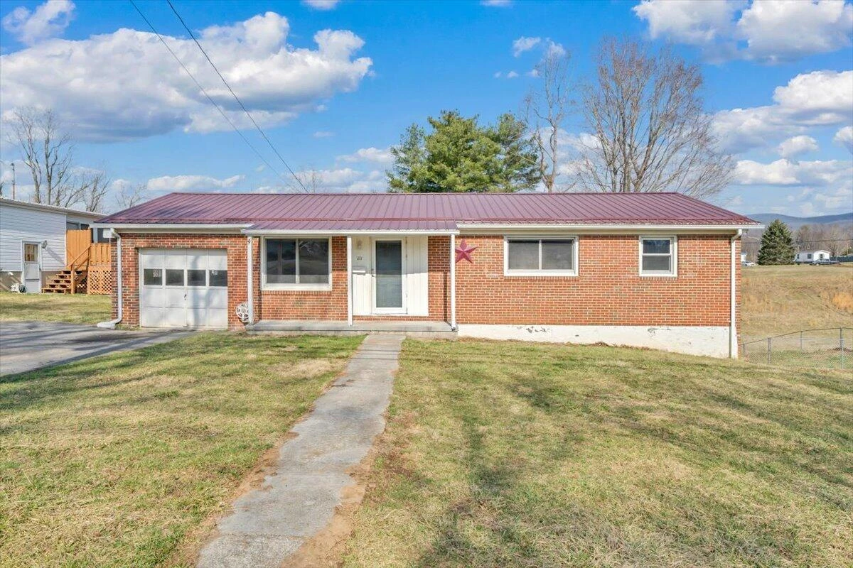 1111 Curve RD