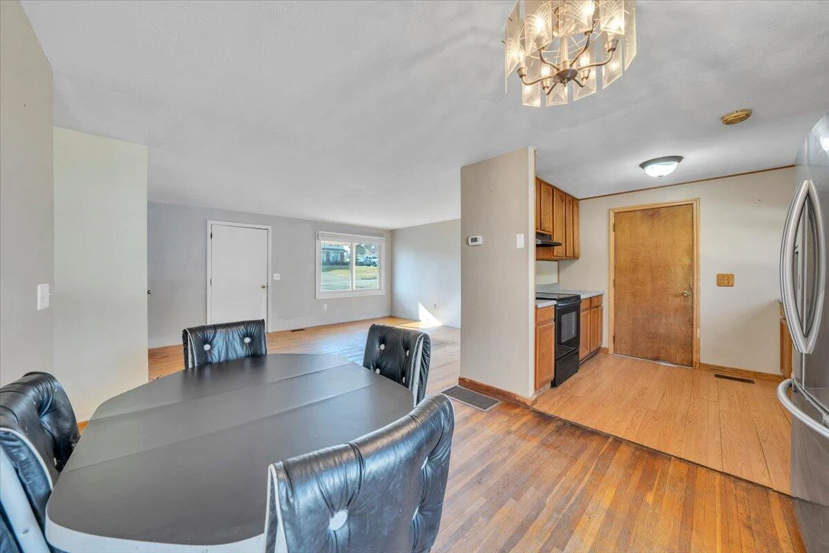 1111 Curve RD - Photo 11