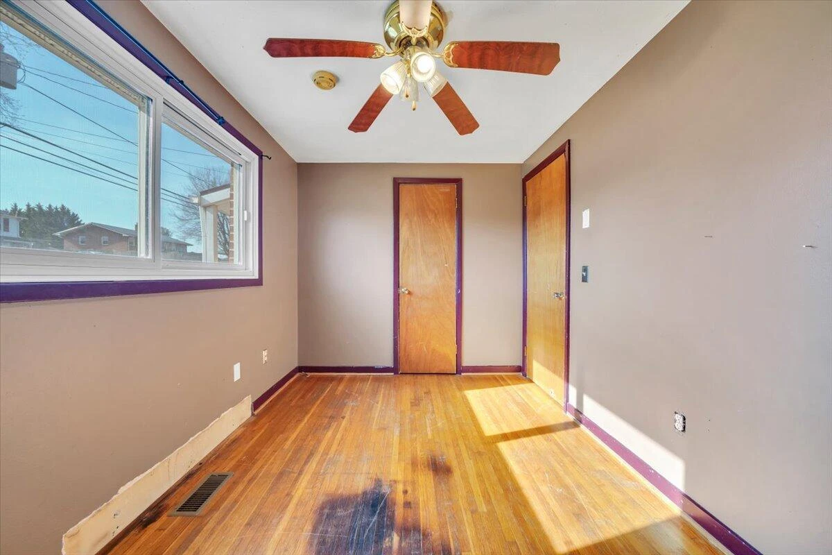 1111 Curve RD - Photo 18