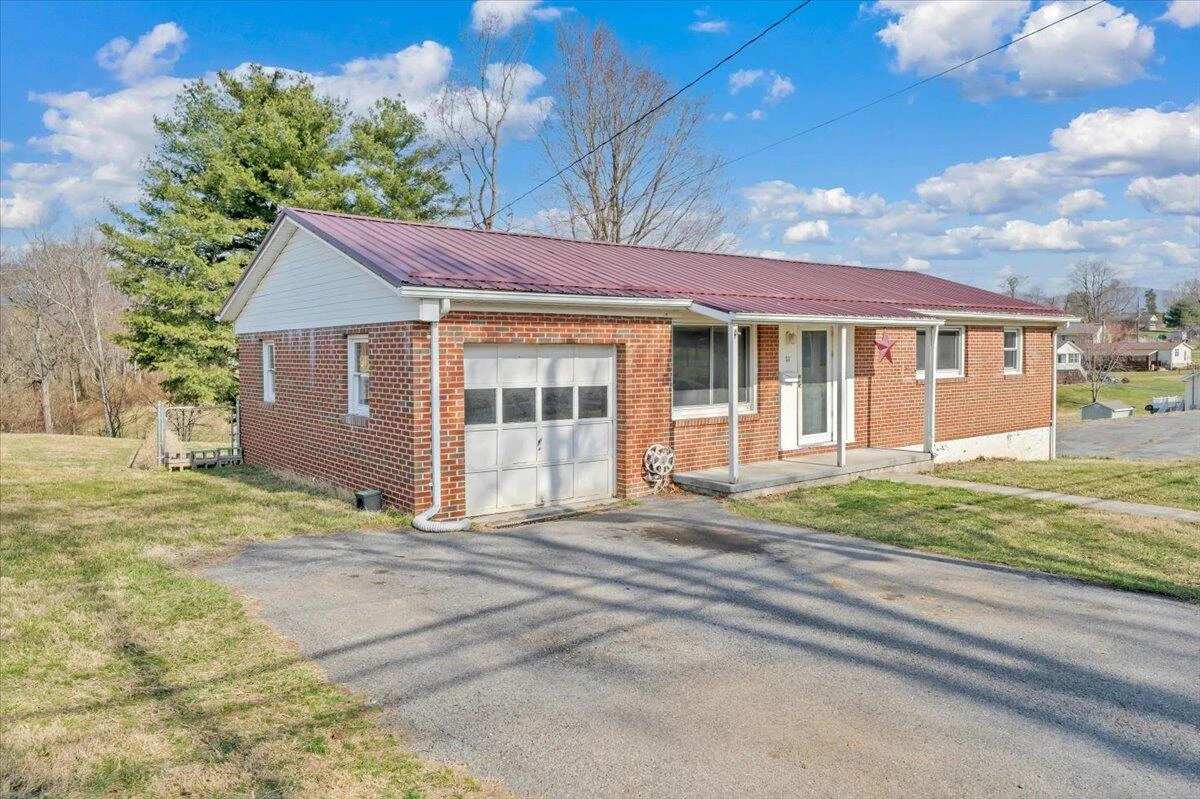 1111 Curve RD - Photo 2