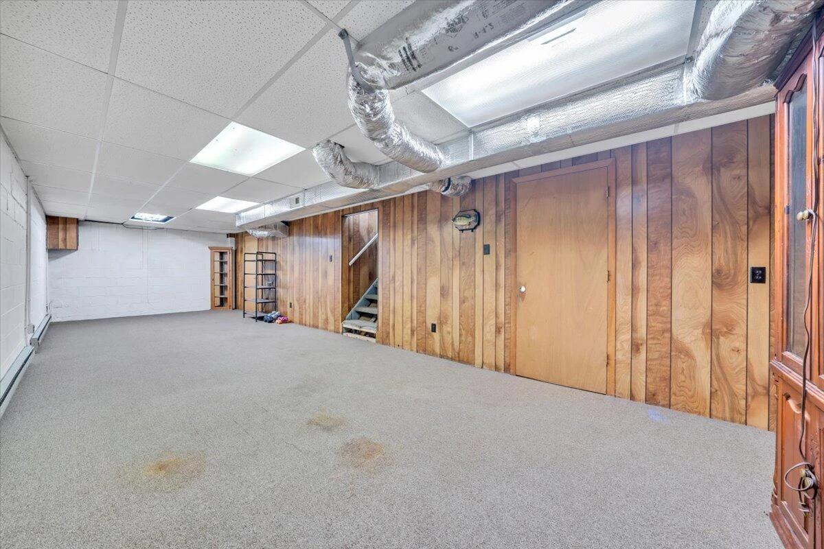 1111 Curve RD - Photo 27