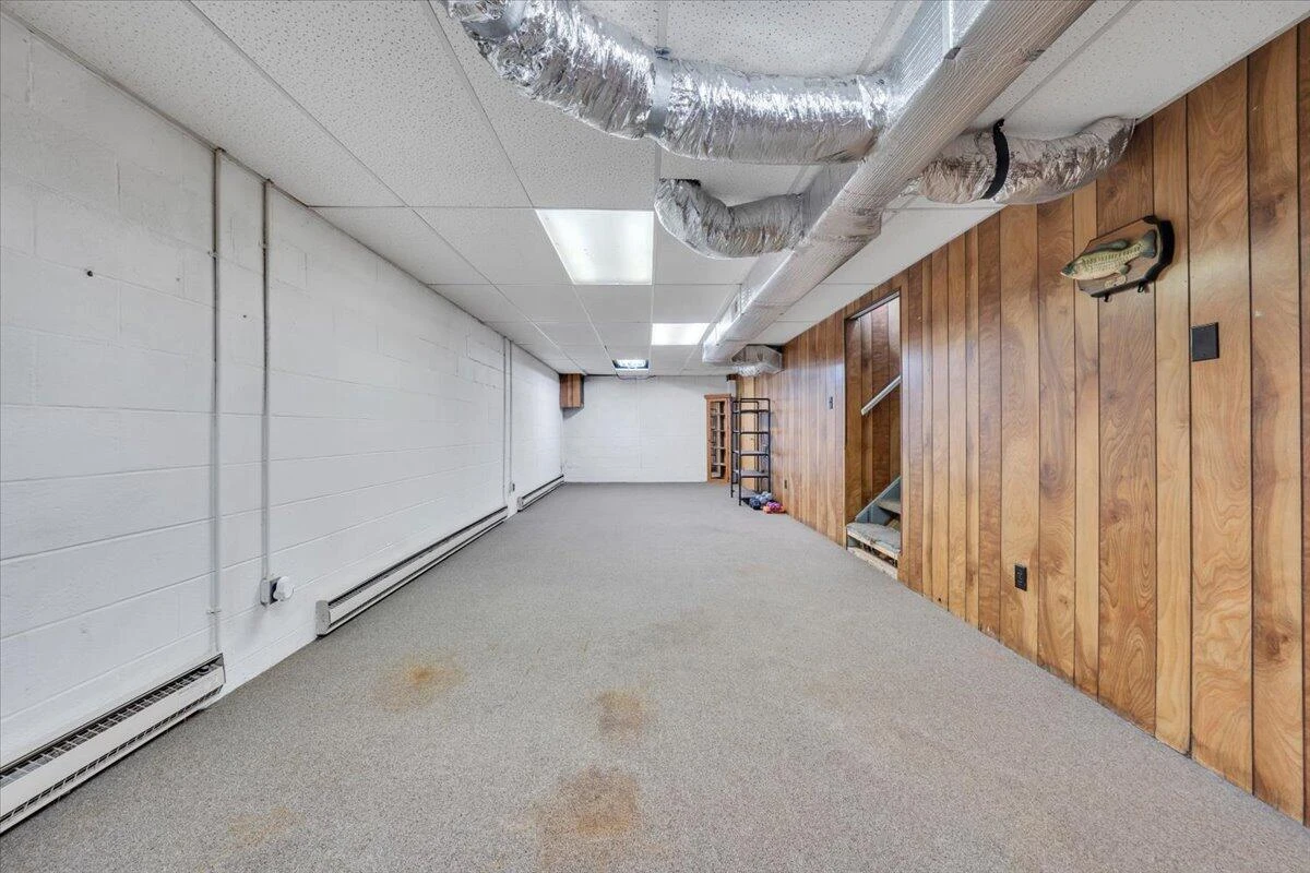 1111 Curve RD - Photo 28