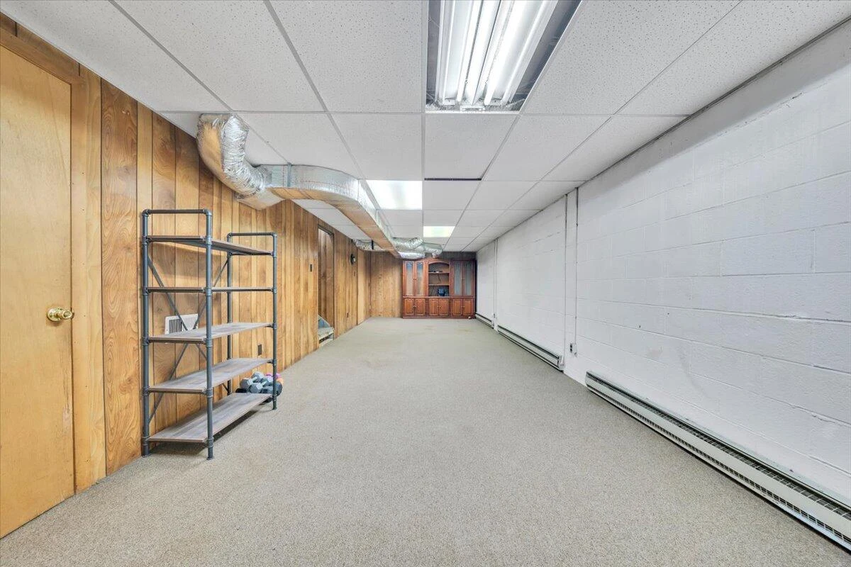 1111 Curve RD - Photo 30