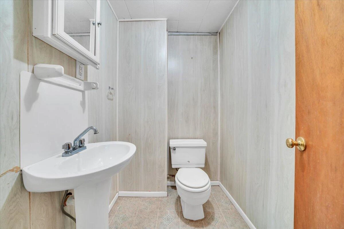1111 Curve RD - Photo 34