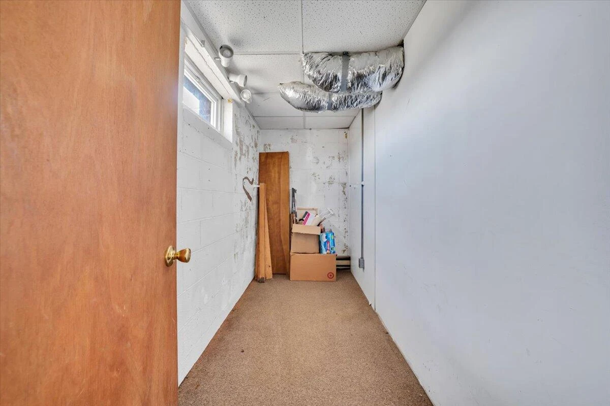 1111 Curve RD - Photo 35