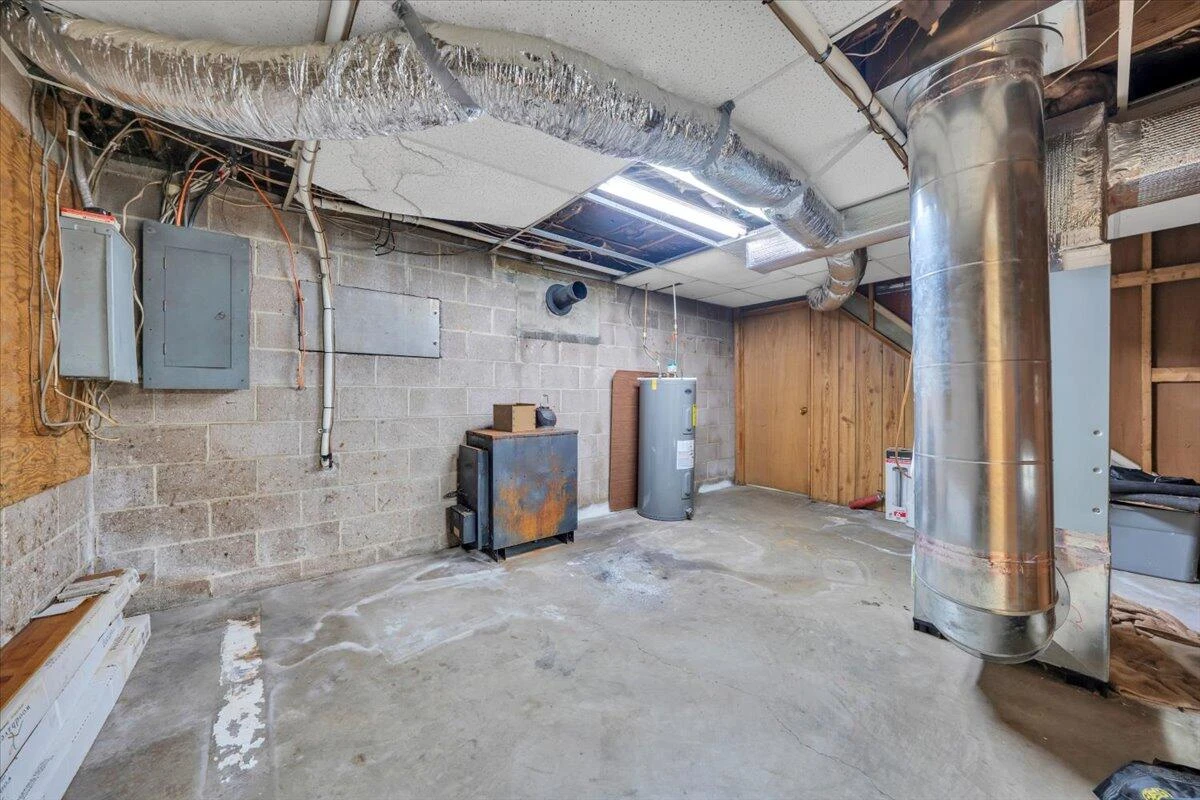 1111 Curve RD - Photo 36