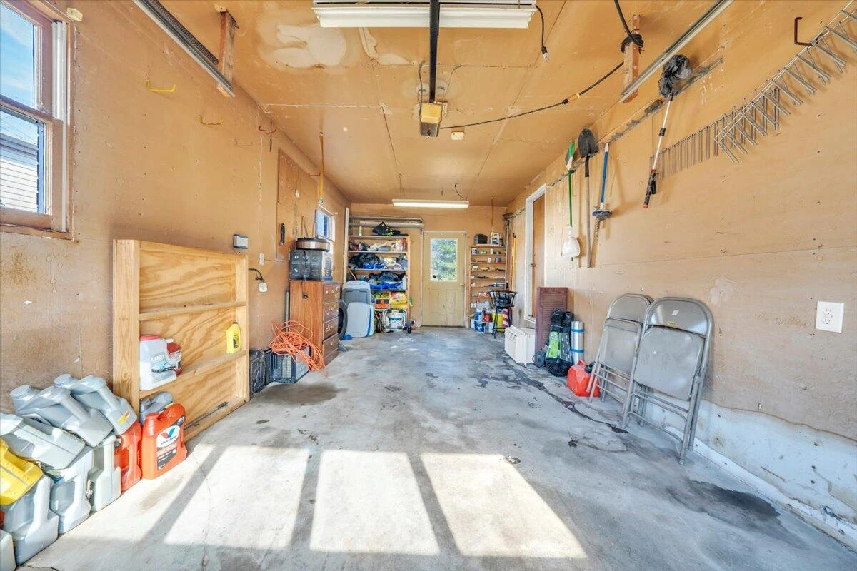 1111 Curve RD - Photo 39