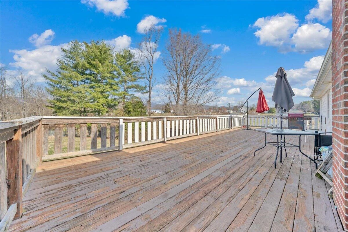 1111 Curve RD - Photo 40