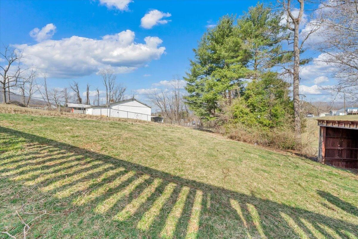 1111 Curve RD - Photo 43