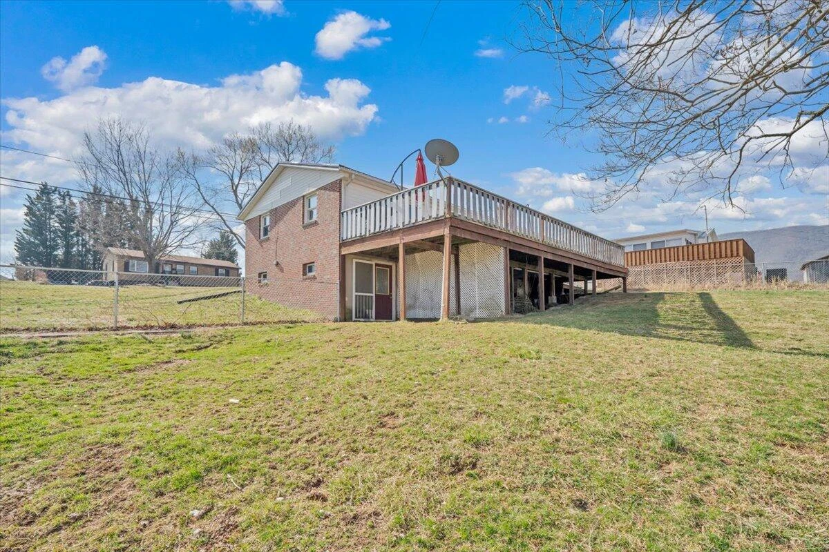 1111 Curve RD - Photo 46