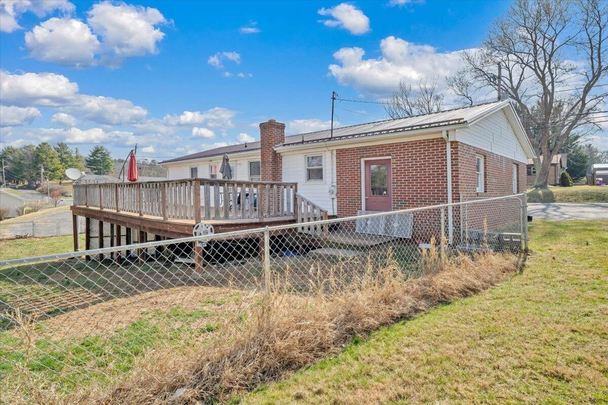1111 Curve RD - Photo 49