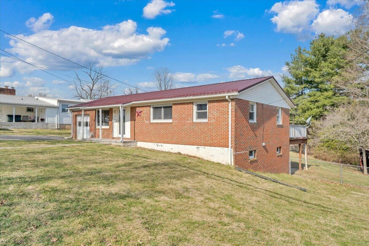 1111 Curve RD - Photo 53
