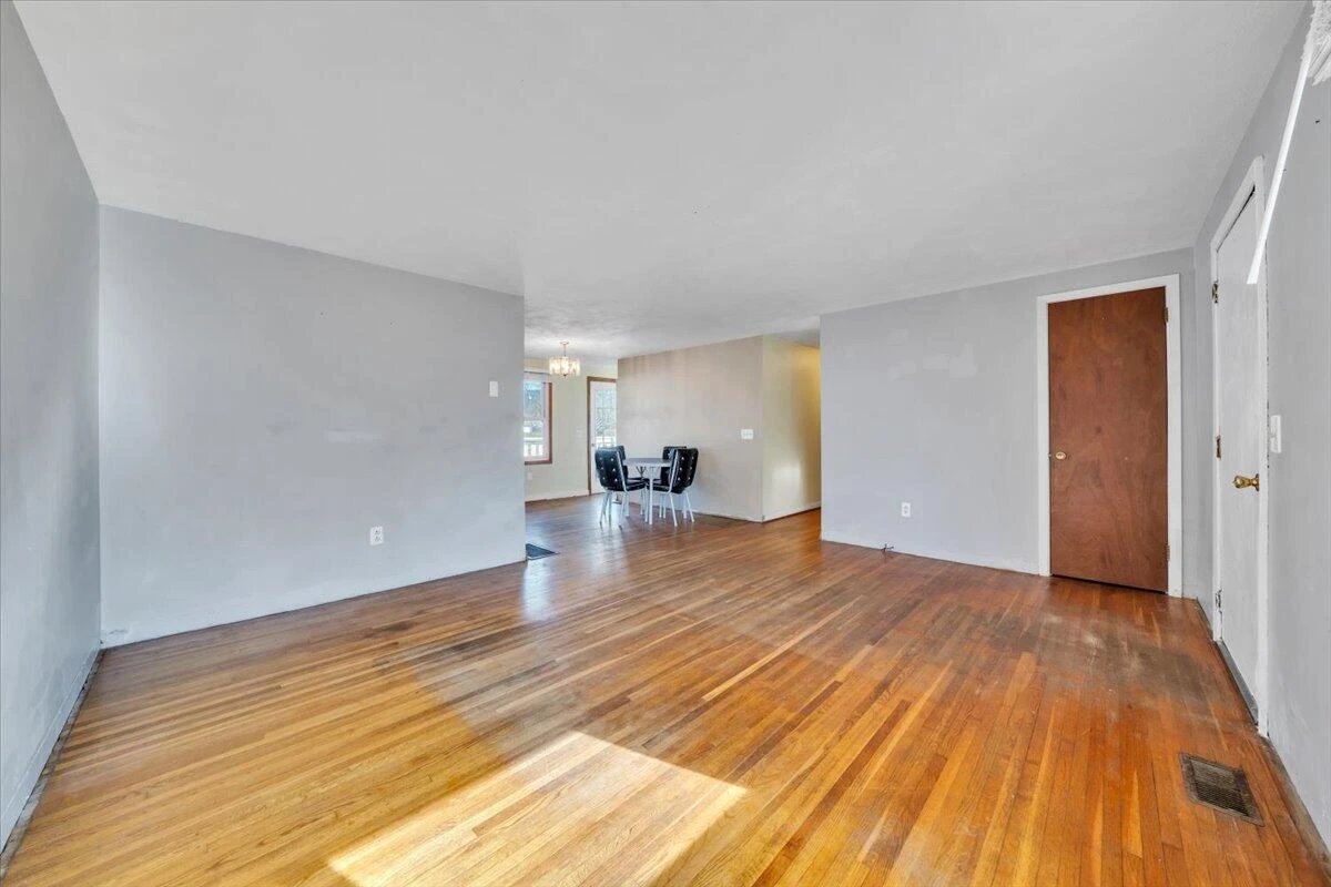 1111 Curve RD - Photo 7