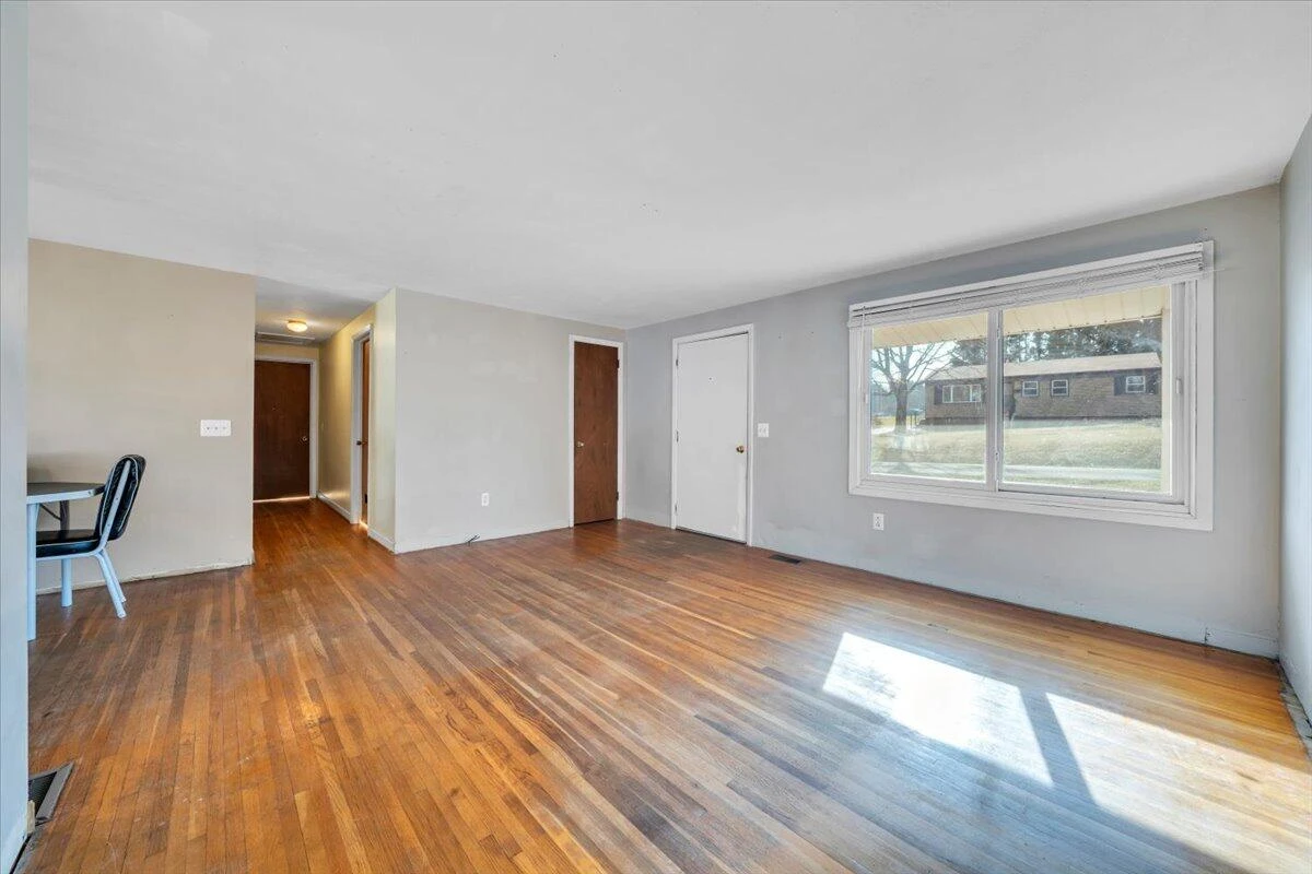 1111 Curve RD - Photo 8