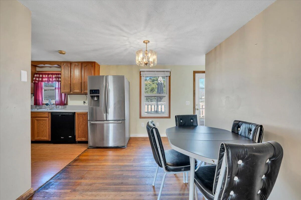 1111 Curve RD - Photo 9