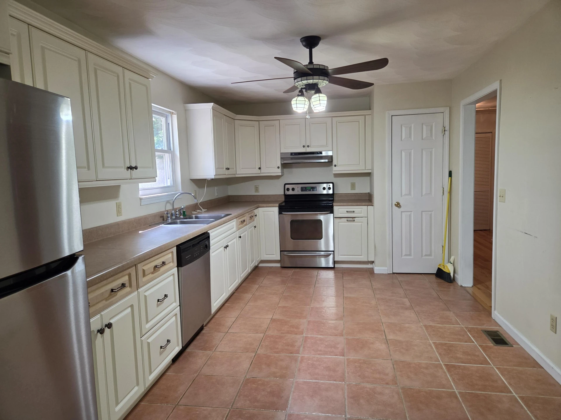 97 Cedar Bluff LN - Photo 6