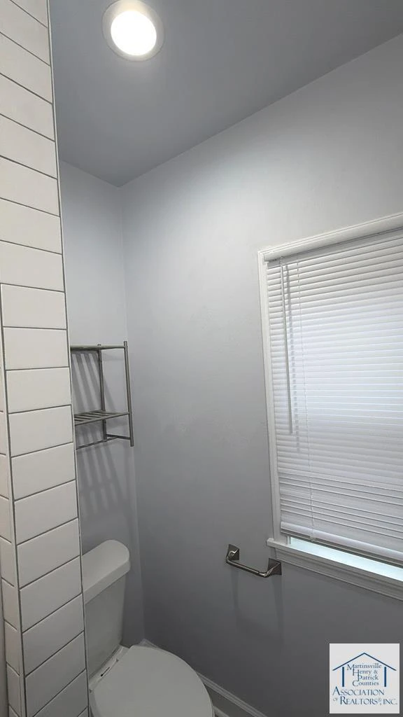 1827 Roanoke AVE SW - Photo 4