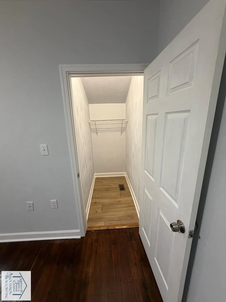 1827 Roanoke AVE SW - Photo 9