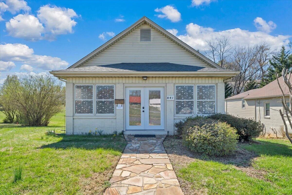 841 Bedford RD - Photo 2